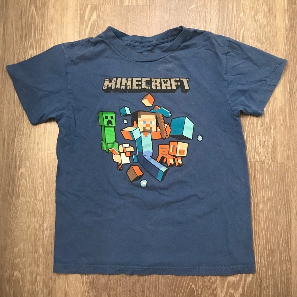 Minecraft Run Away‎ Graphic Tee Youth Size Medium​